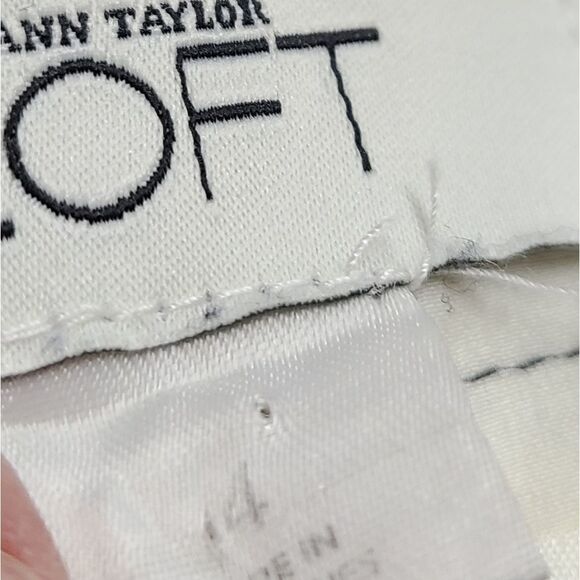 LOFT Paisley Pkeated Skirt size 4 - Picture 4 of 4